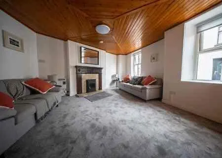בית נופש Amazing Townhouse In Centre Pubs, Shops & Dining גלוואיי