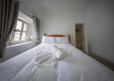 Amazing Townhouse In Centre Pubs, Shops & Dining בית נופש גלוואיי
